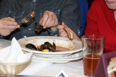 enjoying-mussels